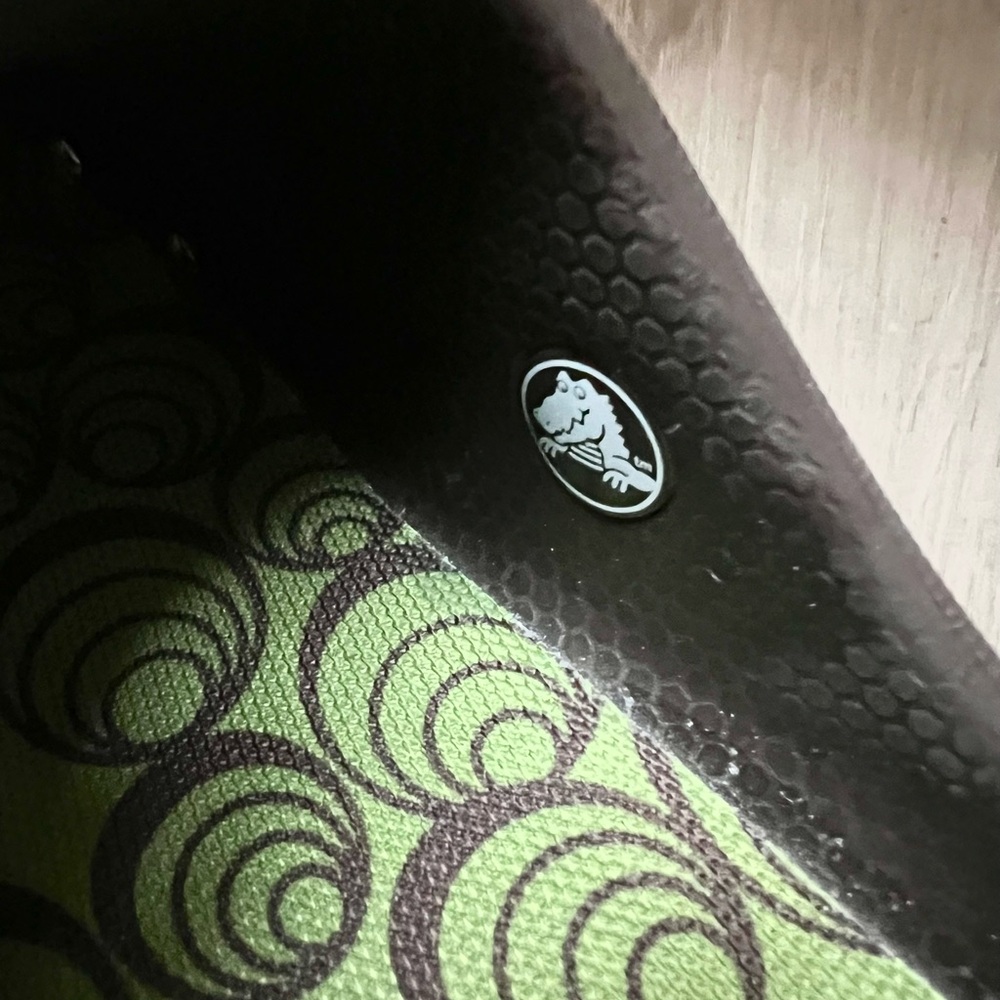 NWOT Crocs Frances Tully Women’s Clogs Size 9M Espresso Parrot Green - Picture 4 of 6